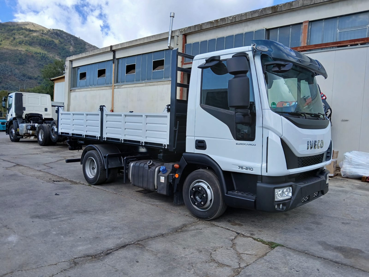 IVECO EUROCARGO 75-210 - Φορτηγό ανατρεπόμενο: φωτογραφία 1 IVECO EUROCARGO 75-210 - Φορτηγό ανατρεπόμενο: φωτογραφία 1