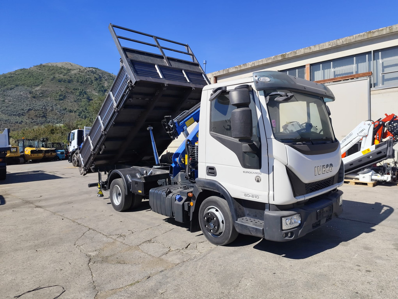 IVECO EUROCARGO 80-210 - Φορτηγό με γερανό: φωτογραφία 4 IVECO EUROCARGO 80-210 - Φορτηγό με γερανό: φωτογραφία 4