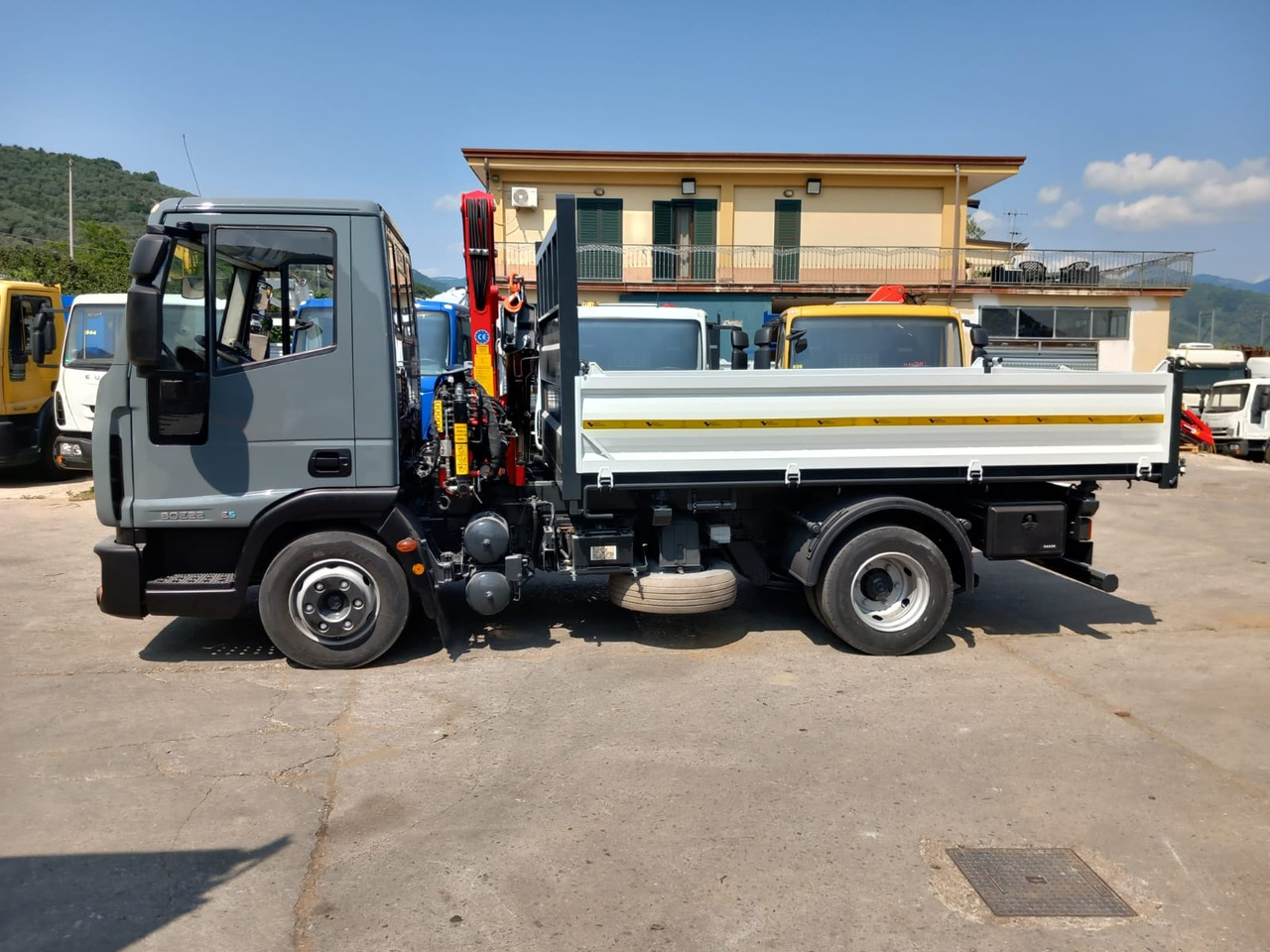 IVECO EUROCARGO 80E22 - Φορτηγό με γερανό: φωτογραφία 4 IVECO EUROCARGO 80E22 - Φορτηγό με γερανό: φωτογραφία 4