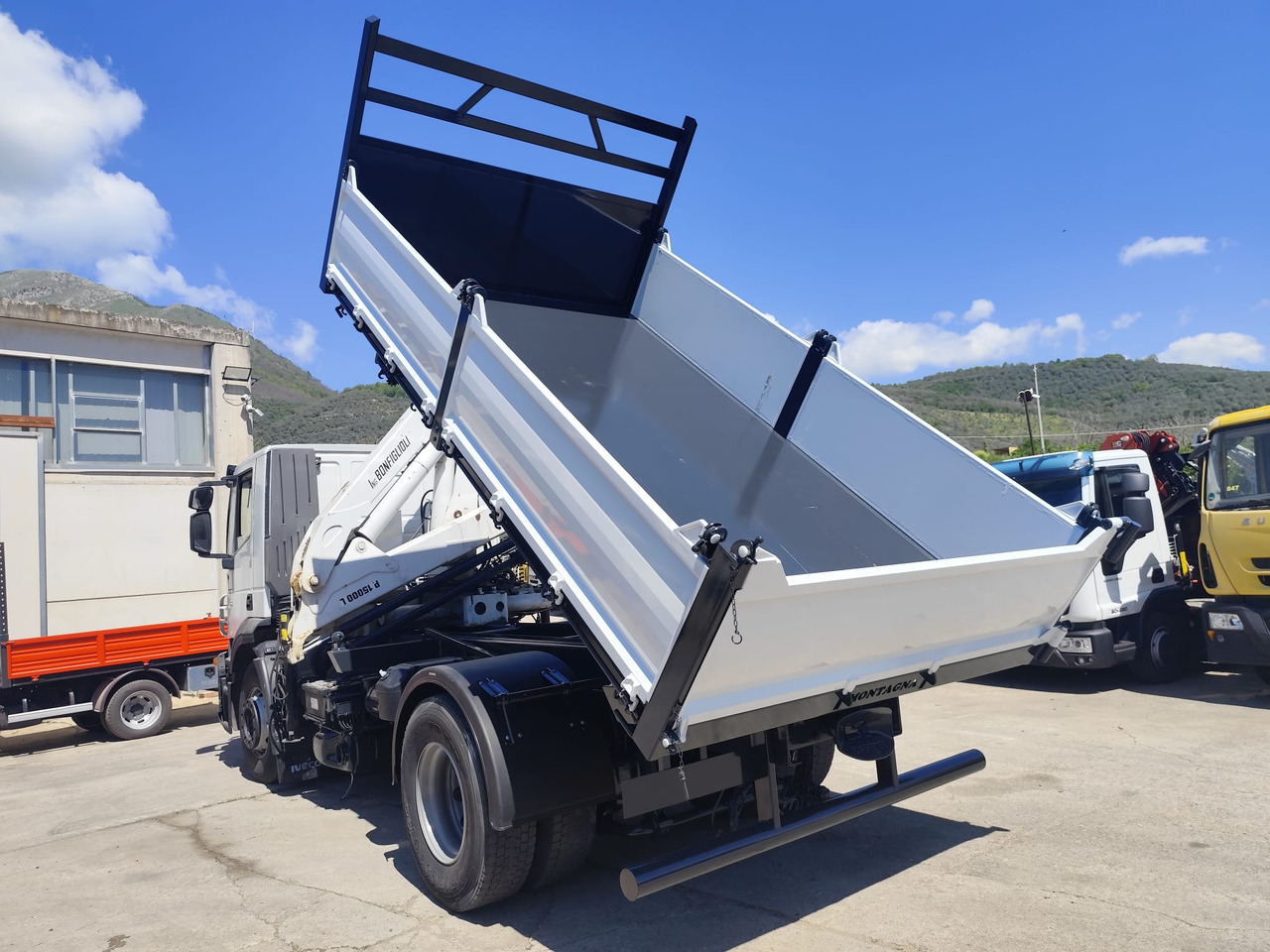 IVECO STRALIS CUBE 190S33 - Φορτηγό με γερανό: φωτογραφία 4 IVECO STRALIS CUBE 190S33 - Φορτηγό με γερανό: φωτογραφία 4