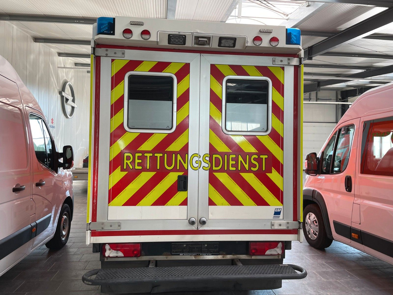 Mercedes-Benz Sprinter II Rettungswagen 519 CDI - Αυτοκίνητο: φωτογραφία 3 Mercedes-Benz Sprinter II Rettungswagen 519 CDI - Αυτοκίνητο: φωτογραφία 3