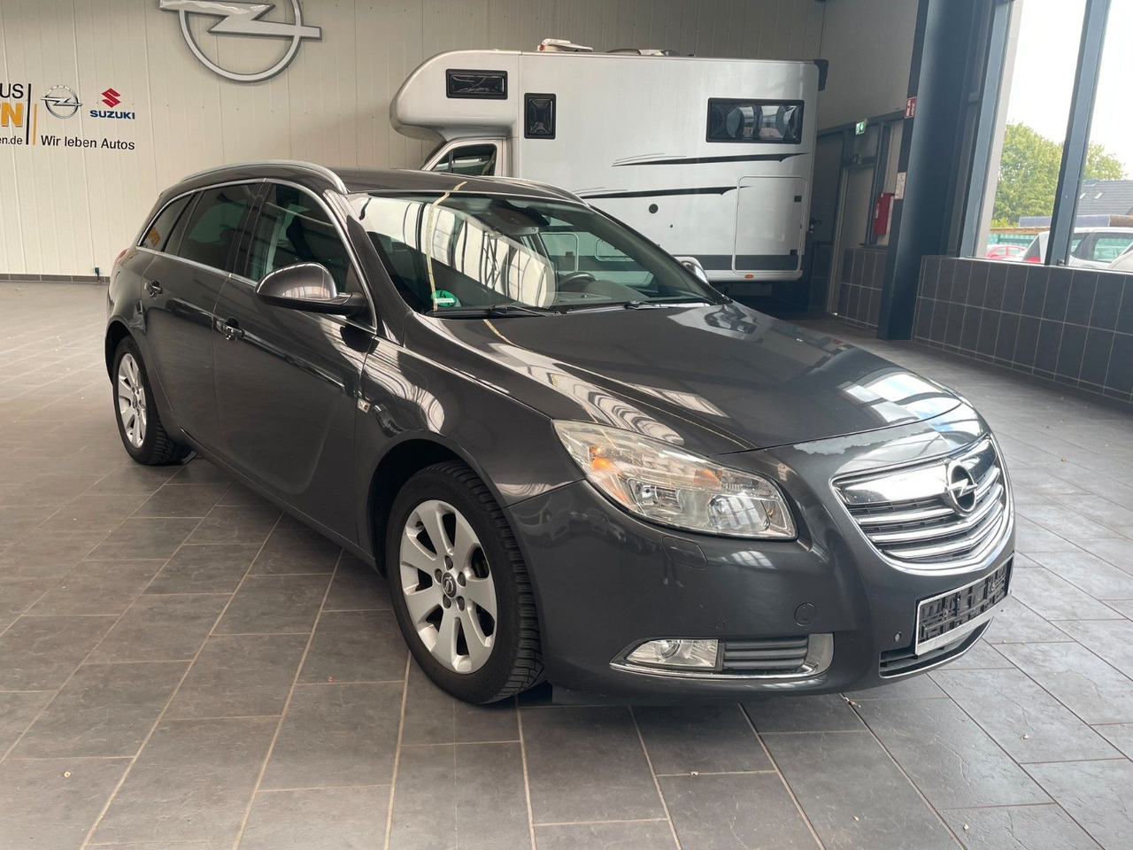 Opel Insignia A Sports Tourer 150 Jahre Opel AHK - Station wagon: φωτογραφία 1 Opel Insignia A Sports Tourer 150 Jahre Opel AHK - Station wagon: φωτογραφία 1