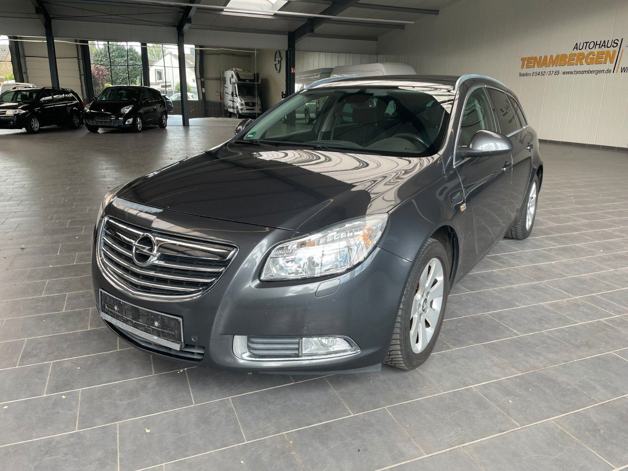 Opel Insignia A Sports Tourer 150 Jahre Opel AHK - Station wagon: φωτογραφία 2 Opel Insignia A Sports Tourer 150 Jahre Opel AHK - Station wagon: φωτογραφία 2