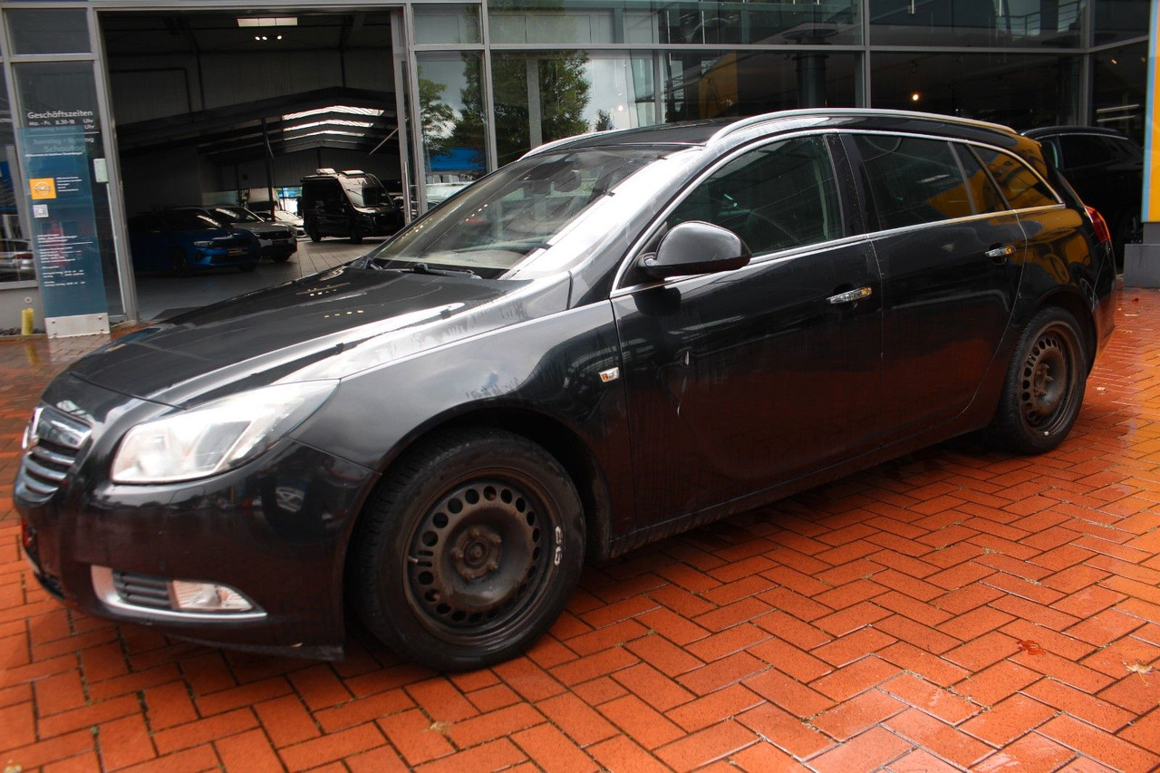 Opel Insignia A Sports Tourer Innovation - Station wagon: φωτογραφία 3 Opel Insignia A Sports Tourer Innovation - Station wagon: φωτογραφία 3