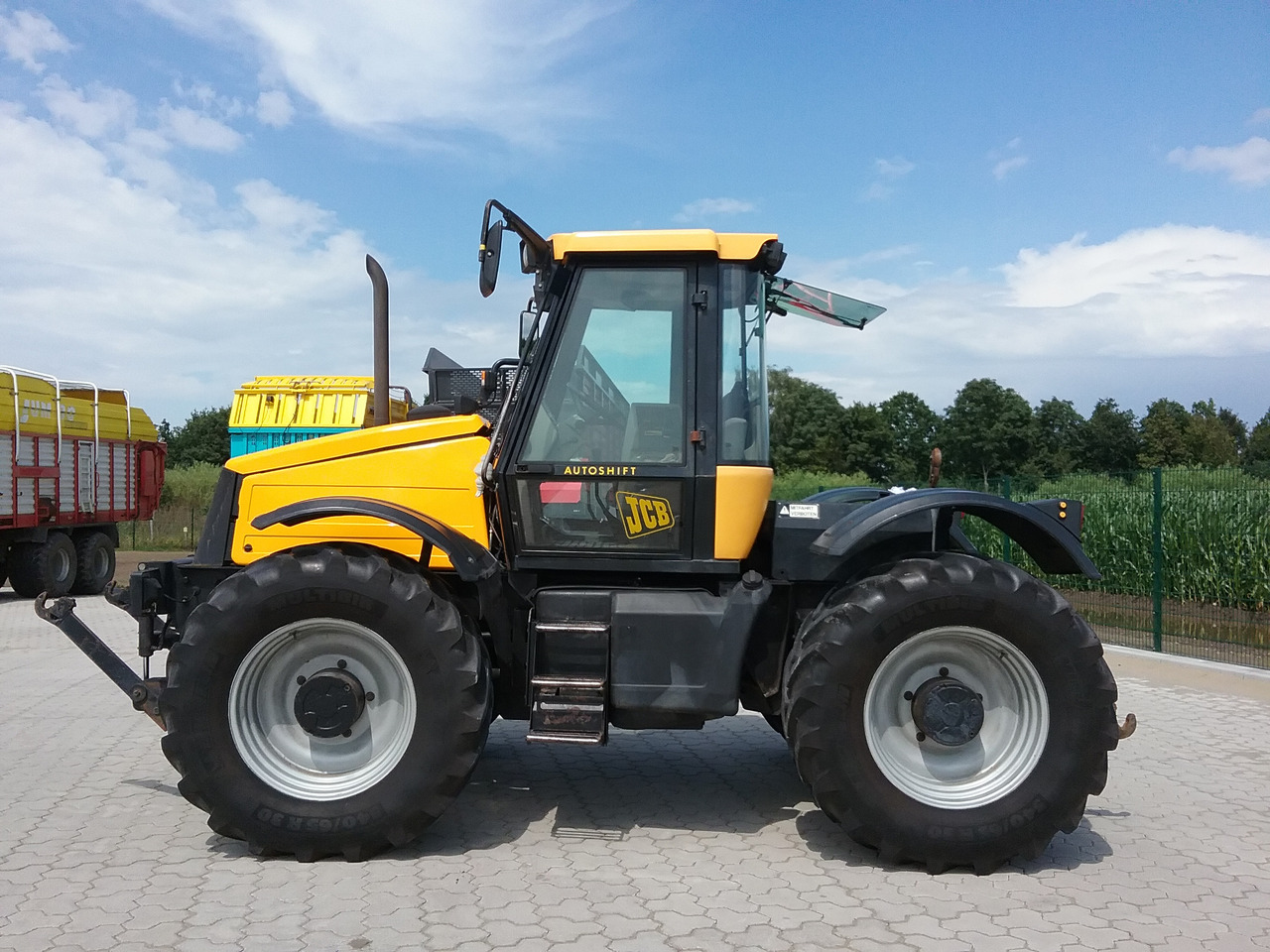 JCB Fastrac 2115 - Τρακτέρ: φωτογραφία 3 JCB Fastrac 2115 - Τρακτέρ: φωτογραφία 3