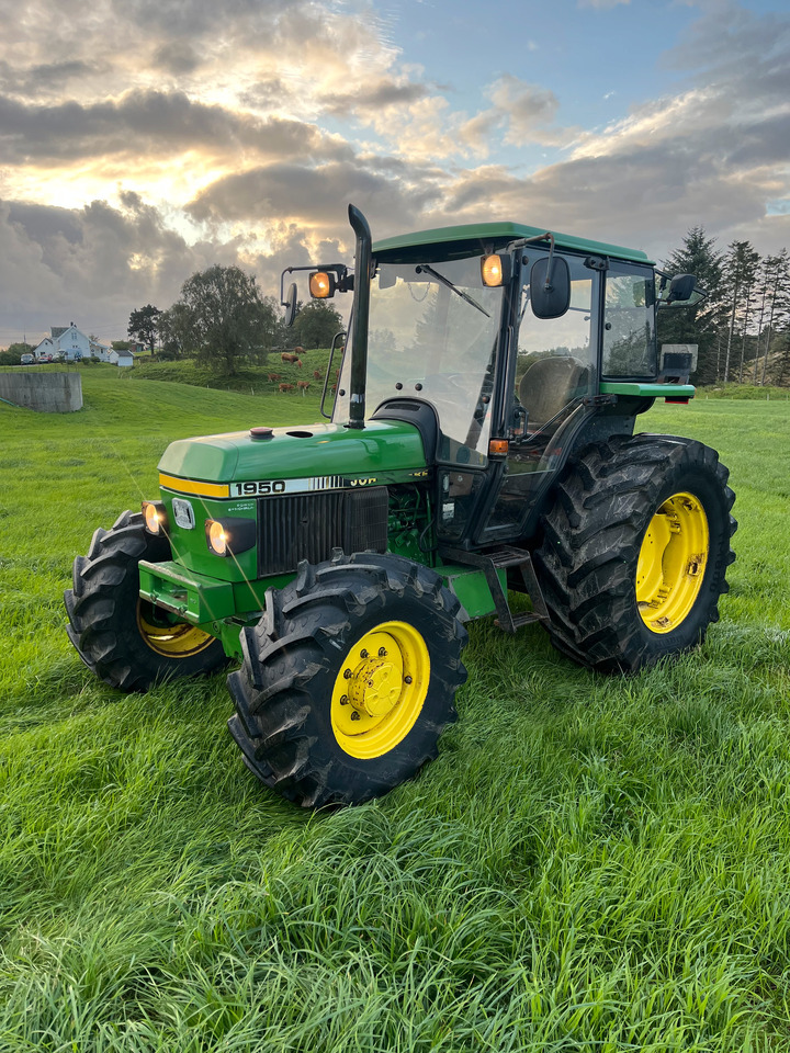 JOHN DEERE 1950 - Τρακτέρ: φωτογραφία 2 JOHN DEERE 1950 - Τρακτέρ: φωτογραφία 2