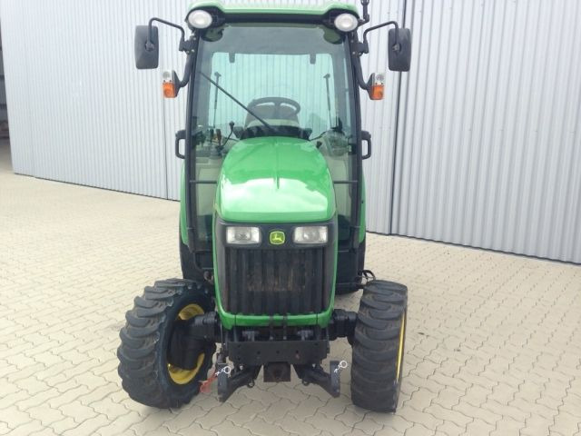 JOHN DEERE 3720 - Τρακτέρ: φωτογραφία 1 JOHN DEERE 3720 - Τρακτέρ: φωτογραφία 1