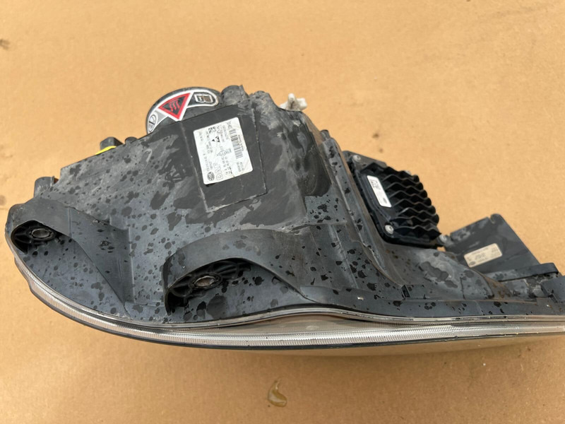 DAF XF106 - Προβολέας: φωτογραφία 2 DAF XF106 - Προβολέας: φωτογραφία 2