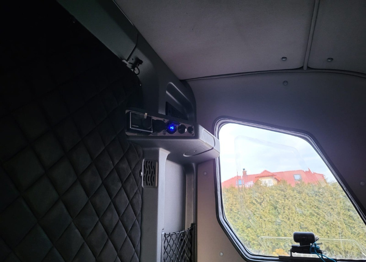 Επαγγελματικό αυτοκίνητο με μουσαμά Renault Master 2.3 163ps. Zabudowa Carpol 10 europalet: φωτογραφία 9