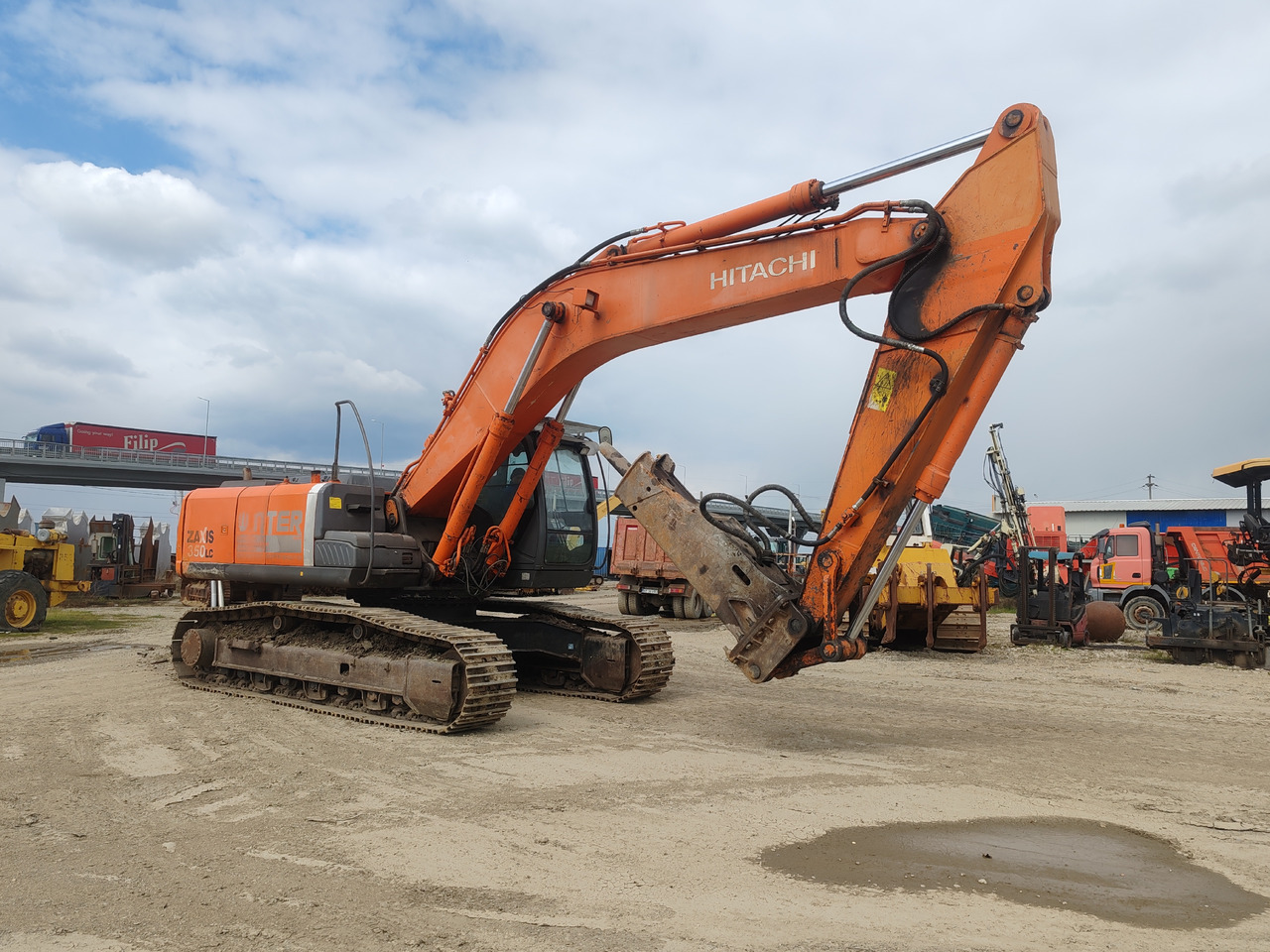 Hitachi ZX350LC-3 - Ερπυστριοφόρος εκσκαφέας: φωτογραφία 1 Hitachi ZX350LC-3 - Ερπυστριοφόρος εκσκαφέας: φωτογραφία 1