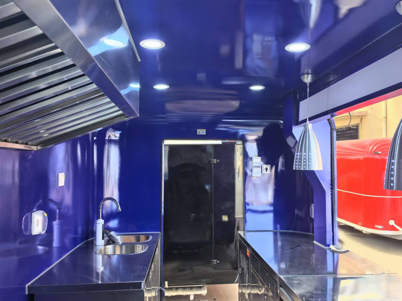 Deli Star Trailer Futura 4000 - EU standards - Ρυμουλκούμενη καντίνα: φωτογραφία 3 Deli Star Trailer Futura 4000 - EU standards - Ρυμουλκούμενη καντίνα: φωτογραφία 3