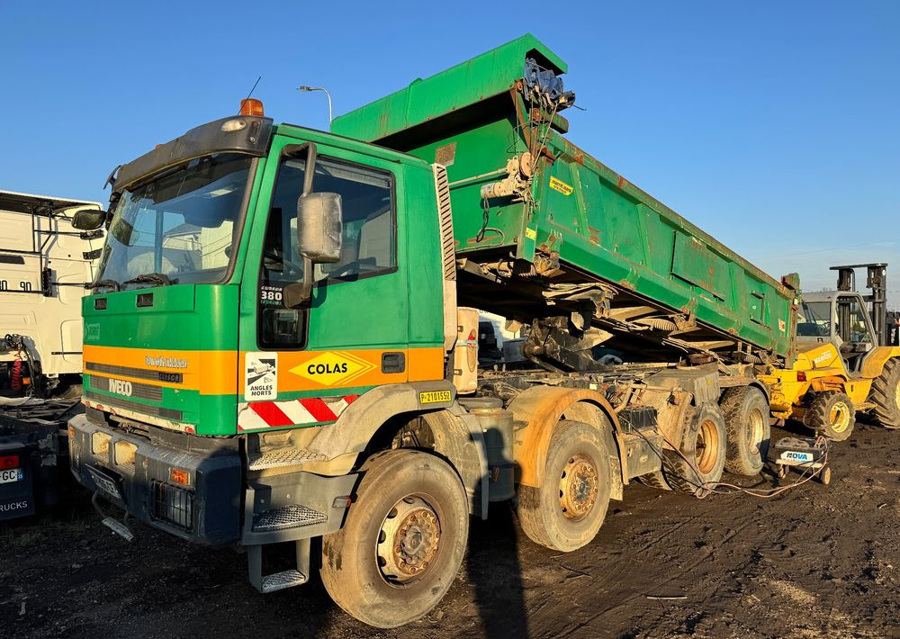 Iveco EuroTrakker - Φορτηγό ανατρεπόμενο: φωτογραφία 1 Iveco EuroTrakker - Φορτηγό ανατρεπόμενο: φωτογραφία 1