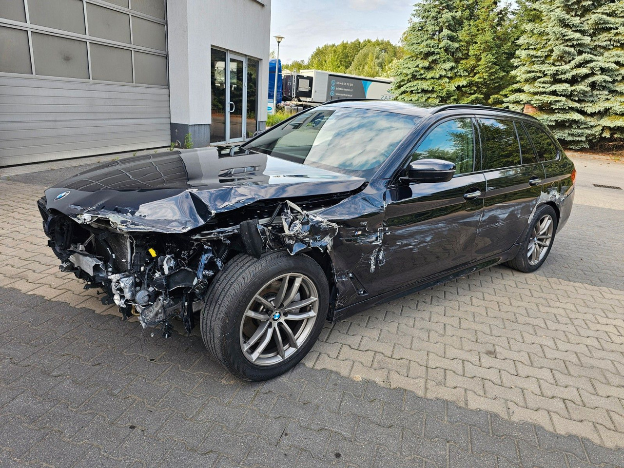 BMW 520 d M Packet Luftsitze Harman-K TOP Ausstatt. - Αυτοκίνητο: φωτογραφία 2 BMW 520 d M Packet Luftsitze Harman-K TOP Ausstatt. - Αυτοκίνητο: φωτογραφία 2