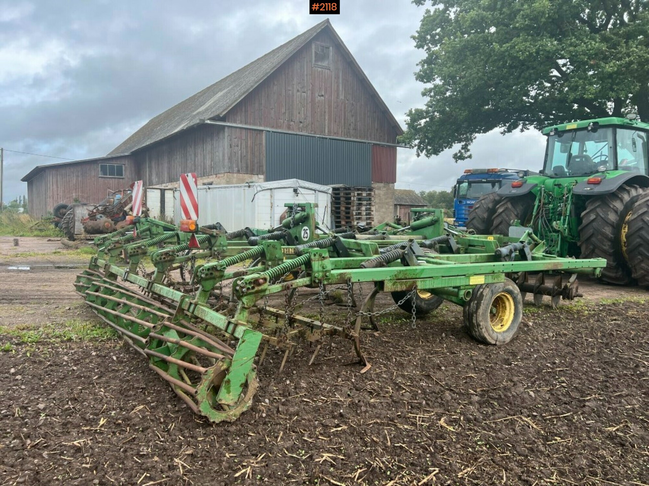 Cultivator - John Deere 410A (SEE VIDEO) - Μηχανή οργώματος: φωτογραφία 2 Cultivator - John Deere 410A (SEE VIDEO) - Μηχανή οργώματος: φωτογραφία 2