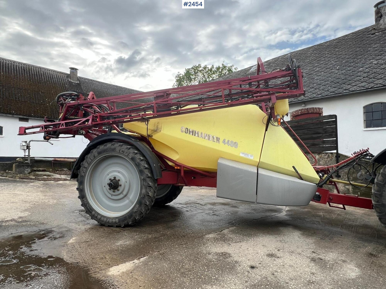 Plant protection sprayer Hardi Commander 4400 24M - Ψεκαστικό: φωτογραφία 1 Plant protection sprayer Hardi Commander 4400 24M - Ψεκαστικό: φωτογραφία 1
