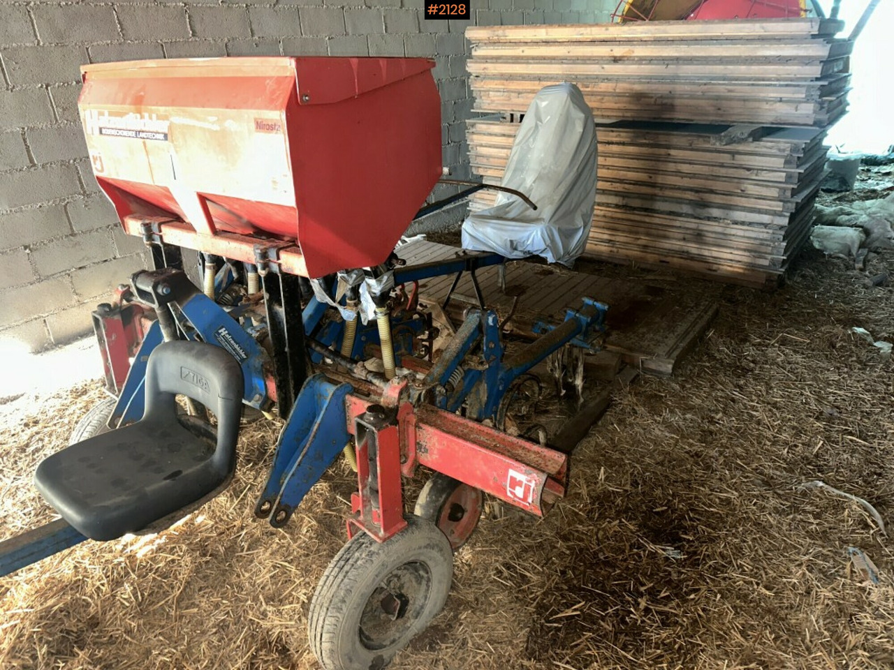 Row crop cleaner Hatzenbichler with fertilizer - Μηχανή οργώματος: φωτογραφία 1 Row crop cleaner Hatzenbichler with fertilizer - Μηχανή οργώματος: φωτογραφία 1