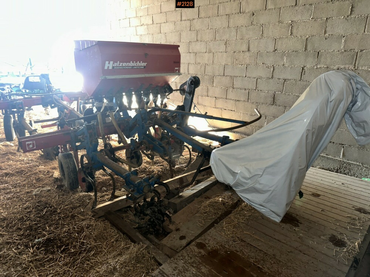 Row crop cleaner Hatzenbichler with fertilizer - Μηχανή οργώματος: φωτογραφία 3 Row crop cleaner Hatzenbichler with fertilizer - Μηχανή οργώματος: φωτογραφία 3