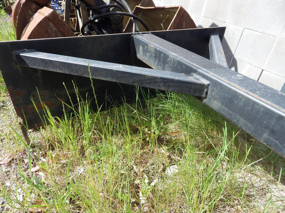 Silokamm Kornschieber Verlängerung an Volvo L30 / Cat 906 908 - Μηχανήματα ενσίρωσης: φωτογραφία 3 Silokamm Kornschieber Verlängerung an Volvo L30 / Cat 906 908 - Μηχανήματα ενσίρωσης: φωτογραφία 3