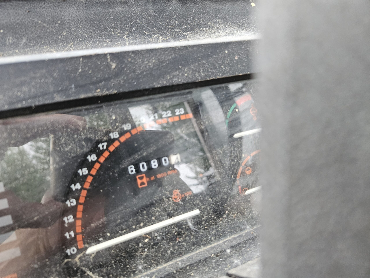 1988 MF 390 2wd - Τρακτέρ: φωτογραφία 5 1988 MF 390 2wd - Τρακτέρ: φωτογραφία 5