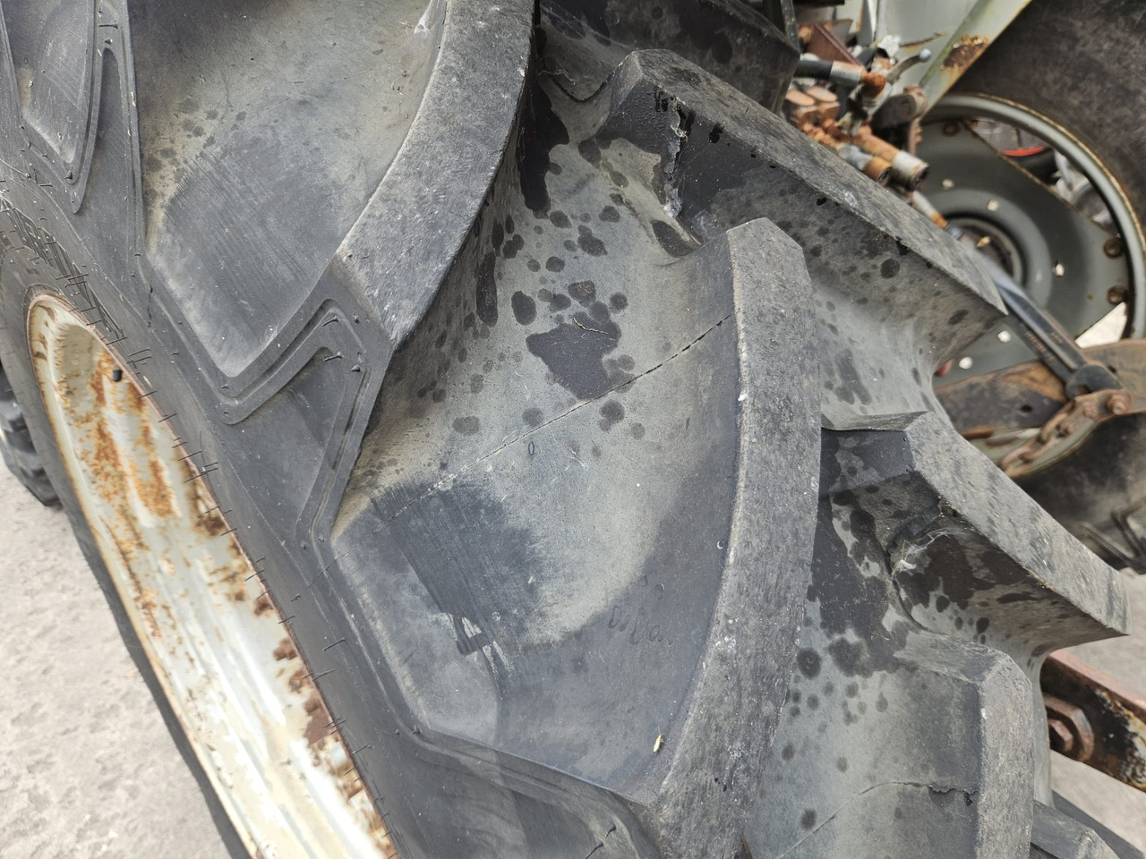 1991 390 4wd with loader brackets - Τρακτέρ: φωτογραφία 4 1991 390 4wd with loader brackets - Τρακτέρ: φωτογραφία 4