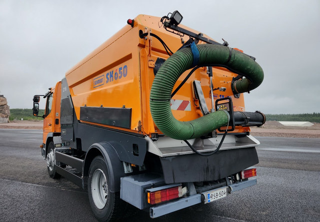 SchmidtSK650 Atego 85kmh/h - Σάρωθρο δρόμων: φωτογραφία 3 SchmidtSK650 Atego 85kmh/h - Σάρωθρο δρόμων: φωτογραφία 3