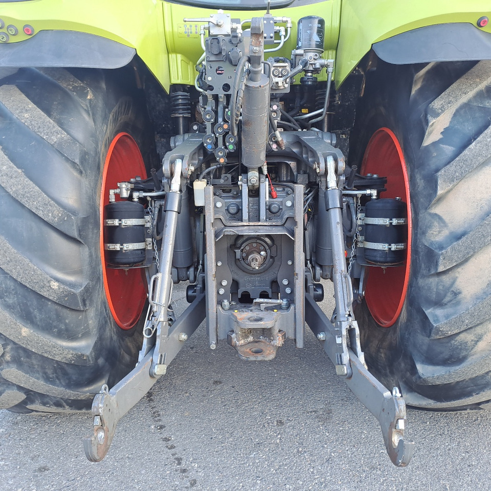 CLAAS 830 AXION - Τρακτέρ: φωτογραφία 5 CLAAS 830 AXION - Τρακτέρ: φωτογραφία 5
