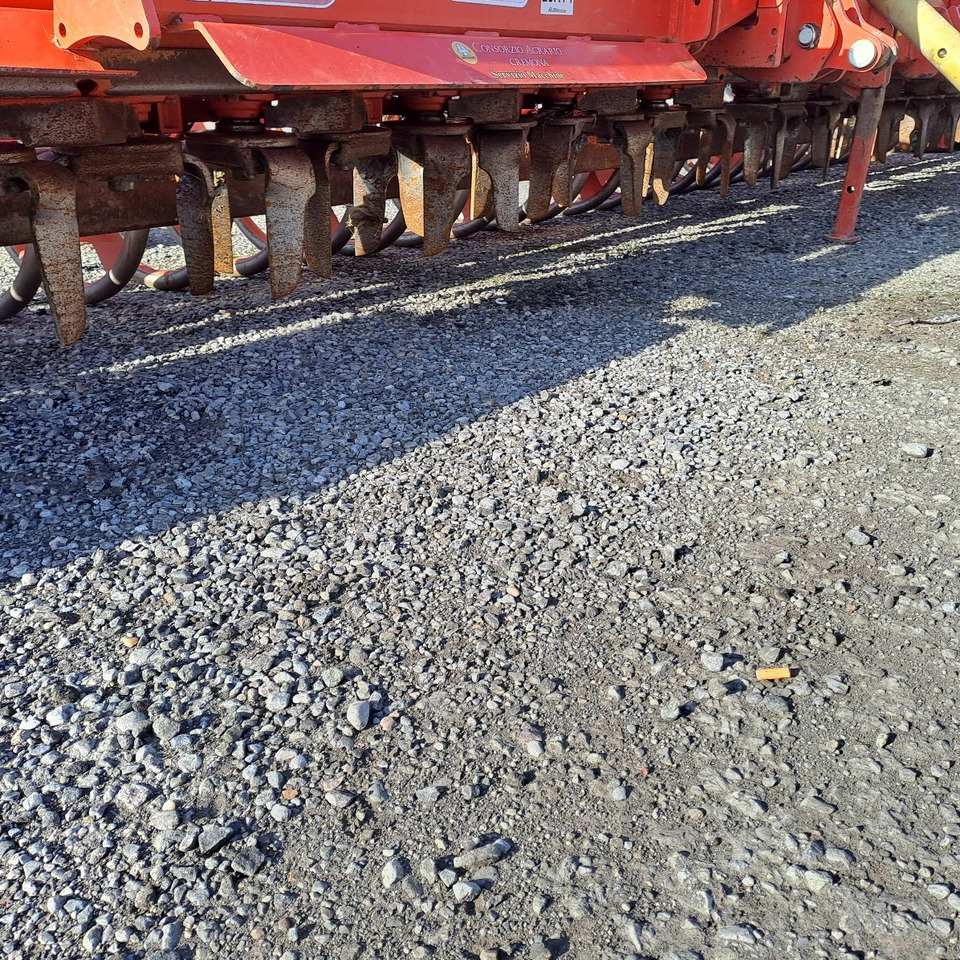 ERPICE ROTANTE PIEGHEVOLE MASCHIO AQUILA RAP 7000 - Γεωργική φρέζα: φωτογραφία 3 ERPICE ROTANTE PIEGHEVOLE MASCHIO AQUILA RAP 7000 - Γεωργική φρέζα: φωτογραφία 3