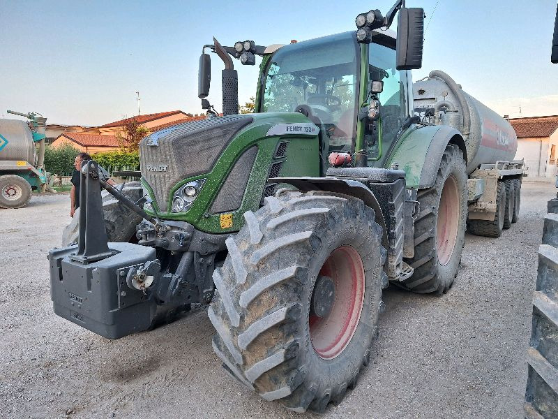 FENDT 720 VARIO - Τρακτέρ: φωτογραφία 2 FENDT 720 VARIO - Τρακτέρ: φωτογραφία 2