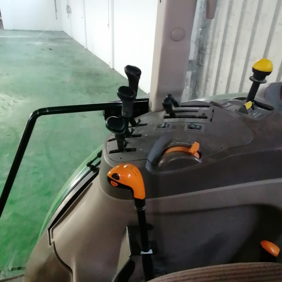 JOHN DEERE 5070 M - Τρακτέρ: φωτογραφία 4 JOHN DEERE 5070 M - Τρακτέρ: φωτογραφία 4