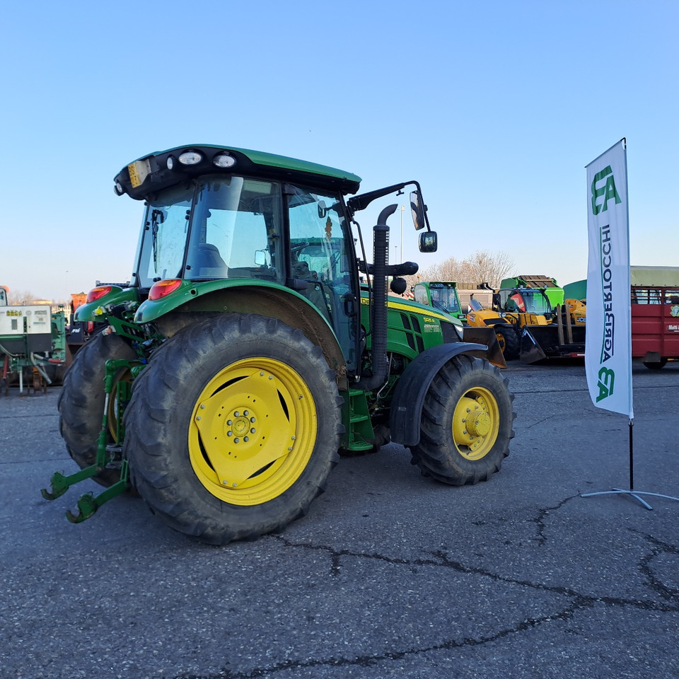 JOHN DEERE 5125R - Τρακτέρ: φωτογραφία 2 JOHN DEERE 5125R - Τρακτέρ: φωτογραφία 2