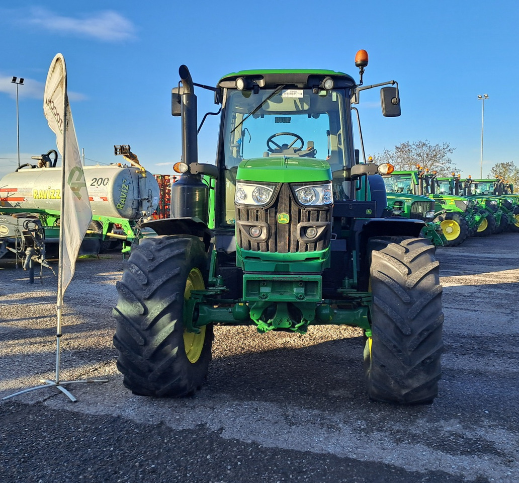 JOHN DEERE 6120 m - Τρακτέρ: φωτογραφία 2 JOHN DEERE 6120 m - Τρακτέρ: φωτογραφία 2