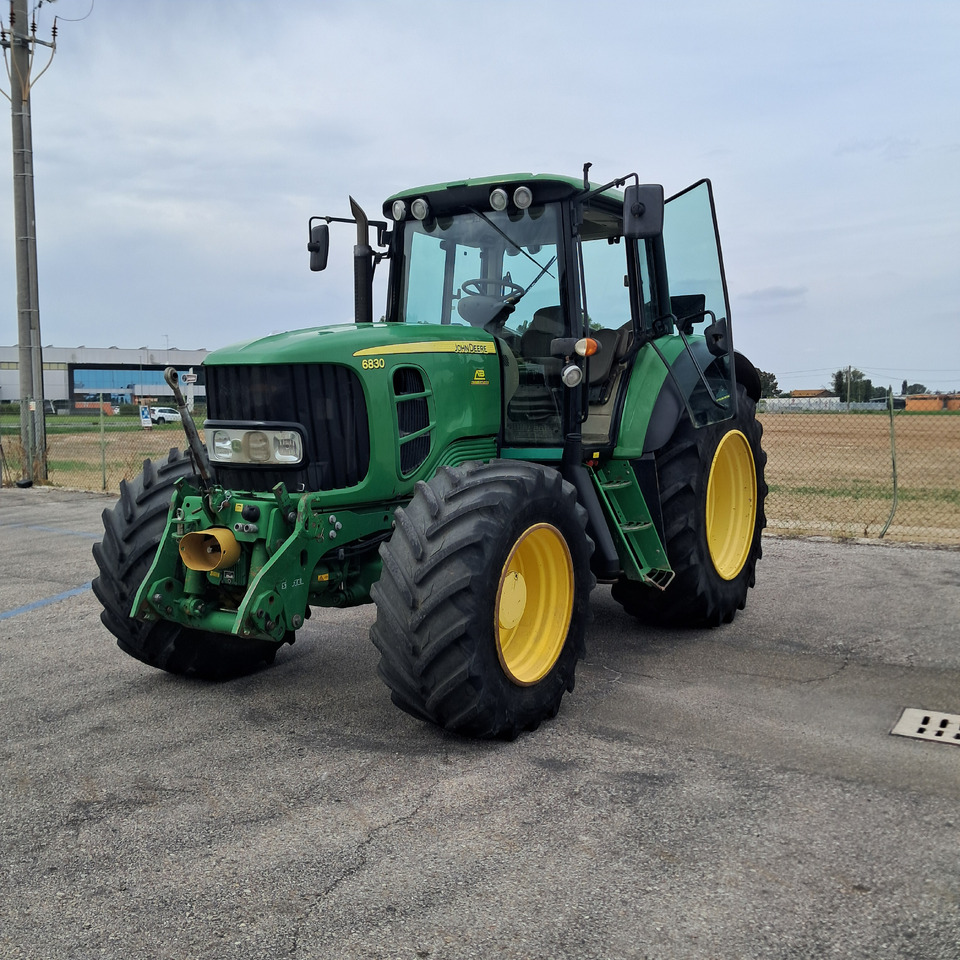 JOHN DEERE 6830 Premium - Τρακτέρ: φωτογραφία 1 JOHN DEERE 6830 Premium - Τρακτέρ: φωτογραφία 1