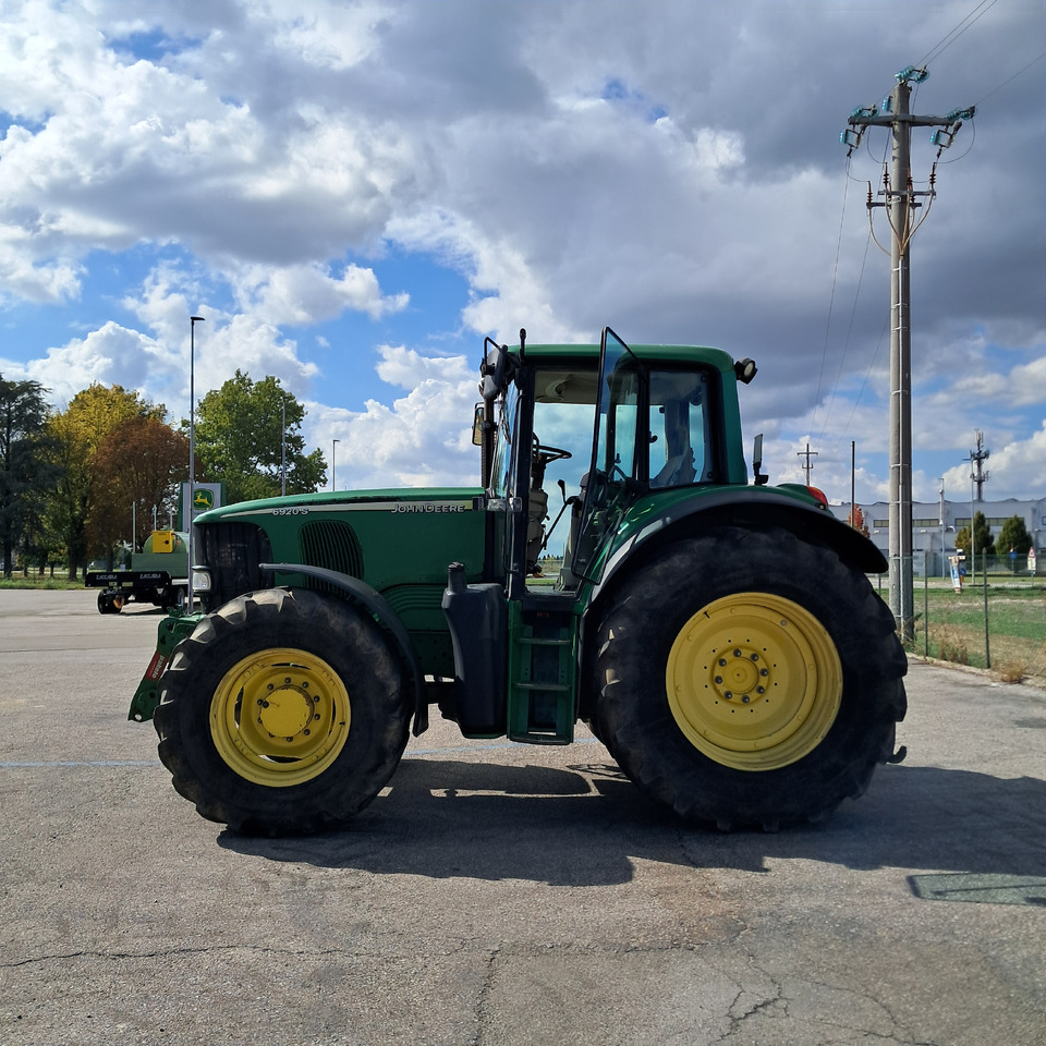 JOHN DEERE 6920S - Τρακτέρ: φωτογραφία 2 JOHN DEERE 6920S - Τρακτέρ: φωτογραφία 2