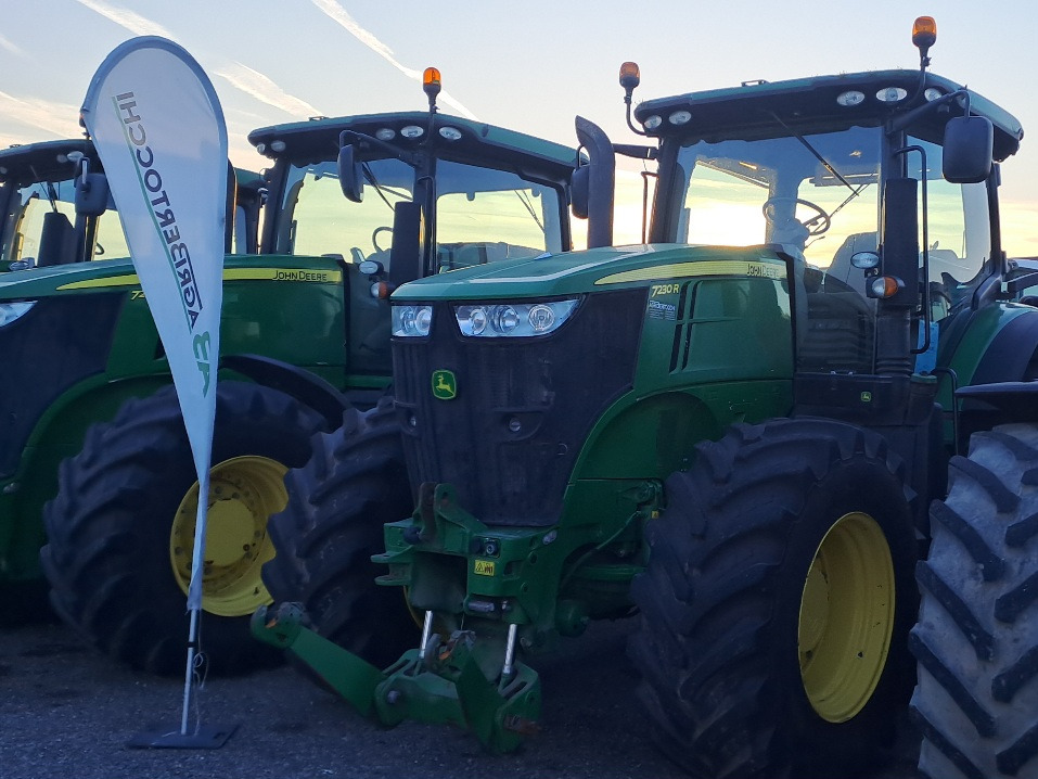 JOHN DEERE 7230R - Τρακτέρ: φωτογραφία 1 JOHN DEERE 7230R - Τρακτέρ: φωτογραφία 1