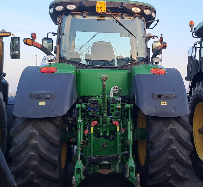 JOHN DEERE 7230R - Τρακτέρ: φωτογραφία 4 JOHN DEERE 7230R - Τρακτέρ: φωτογραφία 4