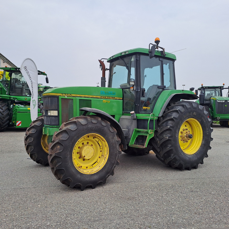 JOHN DEERE 7700 - Τρακτέρ: φωτογραφία 1 JOHN DEERE 7700 - Τρακτέρ: φωτογραφία 1