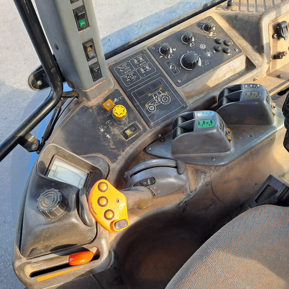 Τρακτέρ NEW HOLLAND TM 190: φωτογραφία 15 Τρακτέρ NEW HOLLAND TM 190: φωτογραφία 15