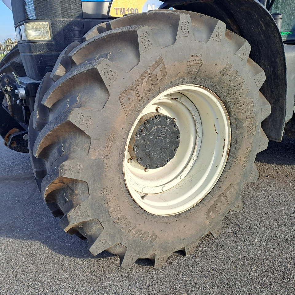 Τρακτέρ NEW HOLLAND TM 190: φωτογραφία 11 Τρακτέρ NEW HOLLAND TM 190: φωτογραφία 11