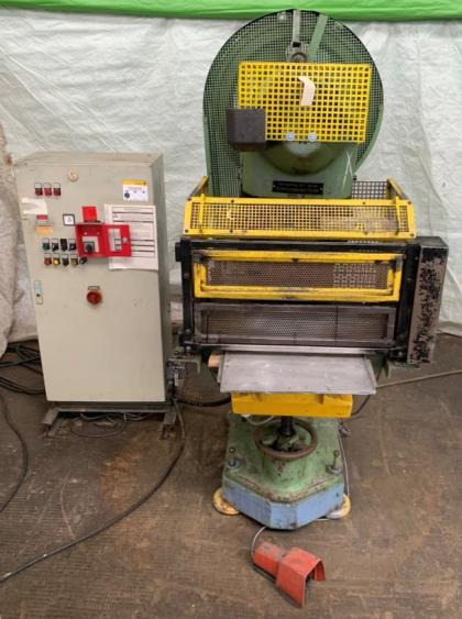 Μηχανήμα επεξεργασίας μετάλλου EBU SK 25 - Einständer-Exzenterpressen: φωτογραφία 1
