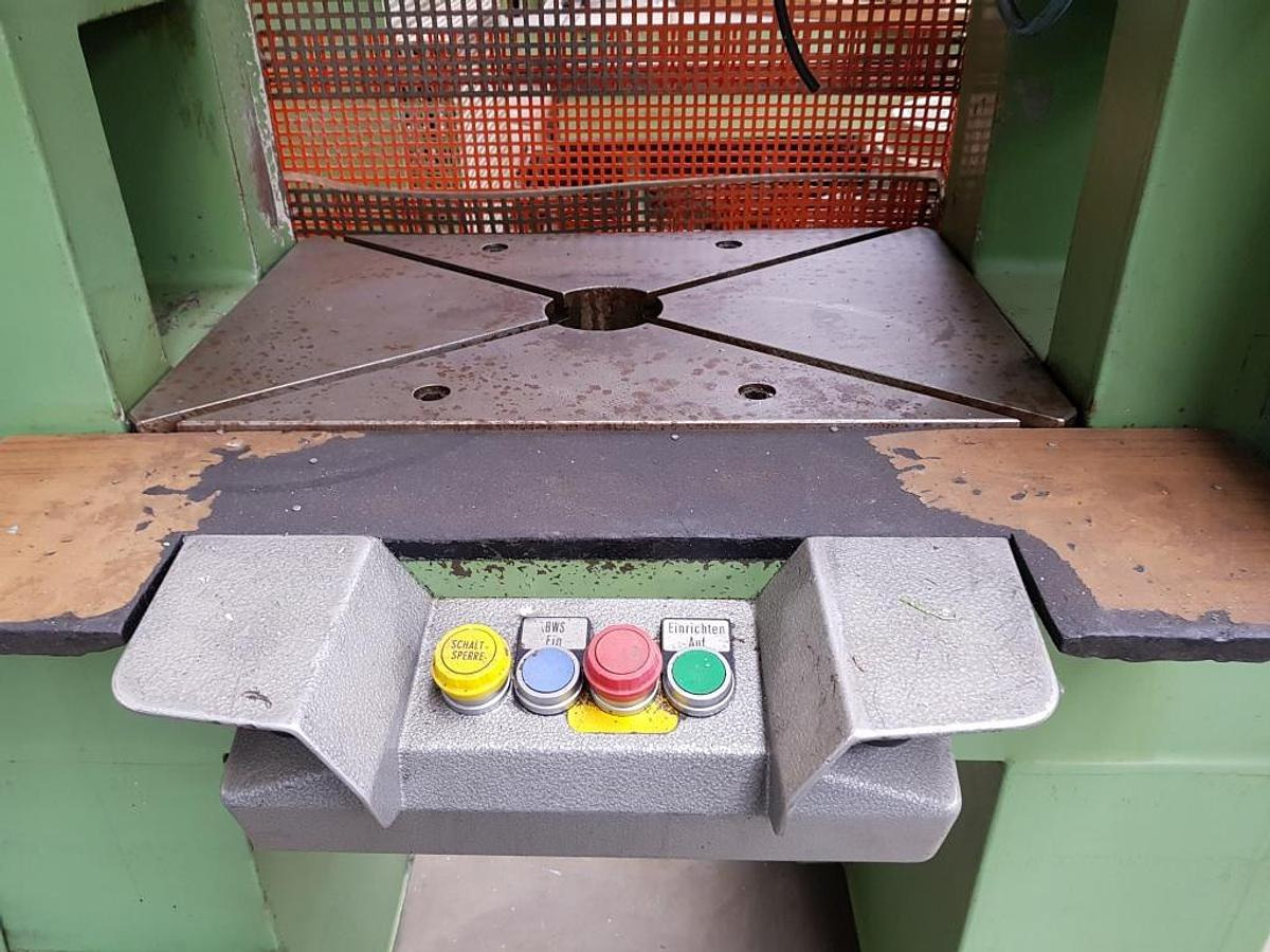 Hydr. Schnelläuferpresse DUNKES - Μηχανήμα επεξεργασίας μετάλλου: φωτογραφία 2 Hydr. Schnelläuferpresse DUNKES - Μηχανήμα επεξεργασίας μετάλλου: φωτογραφία 2