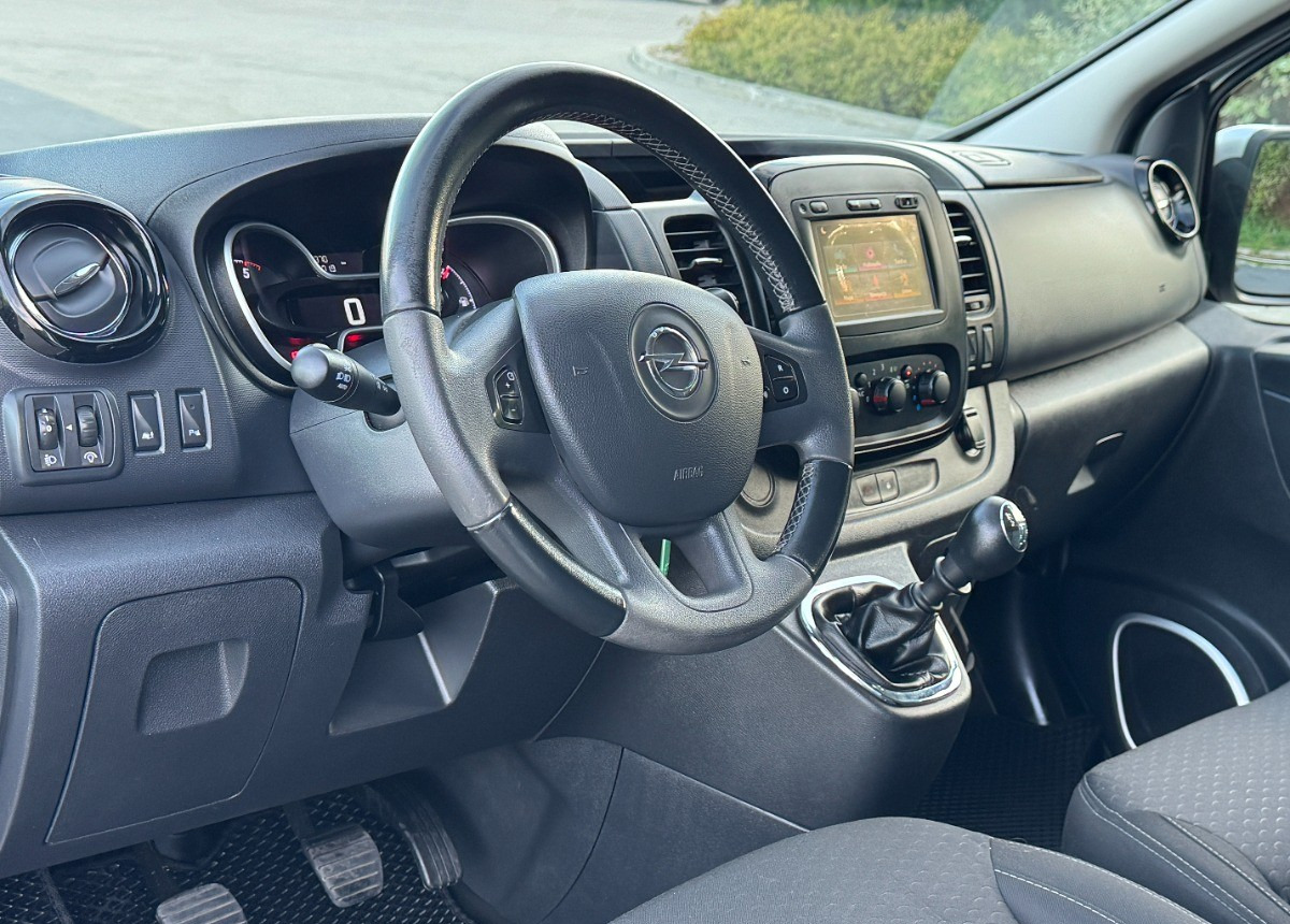 Opel Vivaro 1.6 DCI 145KM 9 osobowy Nawiewy góra dół DOINWESTOWANY Super stan - Station wagon: φωτογραφία 5 Opel Vivaro 1.6 DCI 145KM 9 osobowy Nawiewy góra dół DOINWESTOWANY Super stan - Station wagon: φωτογραφία 5