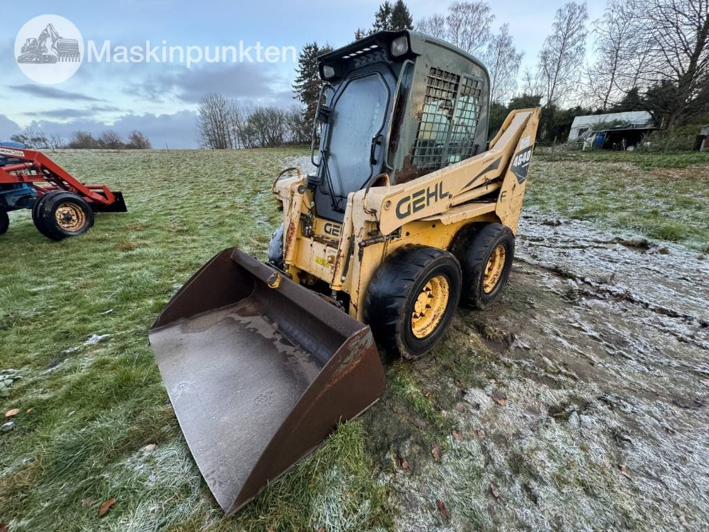 Gehl 4640 Turbo med grävaggregat - Φορτωτής πλάγιας ολίσθησης: φωτογραφία 1 Gehl 4640 Turbo med grävaggregat - Φορτωτής πλάγιας ολίσθησης: φωτογραφία 1