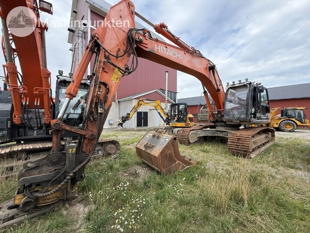 Hitachi ZX 300 LC-6 - Ερπυστριοφόρος εκσκαφέας: φωτογραφία 3 Hitachi ZX 300 LC-6 - Ερπυστριοφόρος εκσκαφέας: φωτογραφία 3