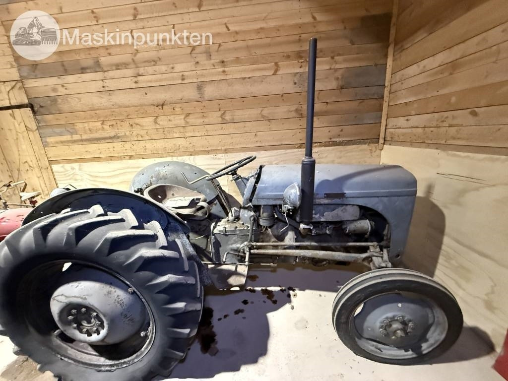 Massey Ferguson TYP FV026 - Τρακτέρ: φωτογραφία 3 Massey Ferguson TYP FV026 - Τρακτέρ: φωτογραφία 3