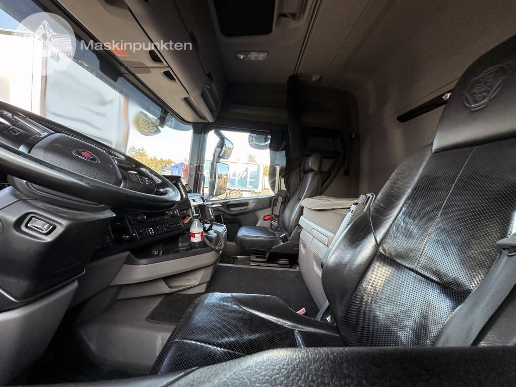 Φορτηγό κόφα Scania R 580: φωτογραφία 30 Φορτηγό κόφα Scania R 580: φωτογραφία 30