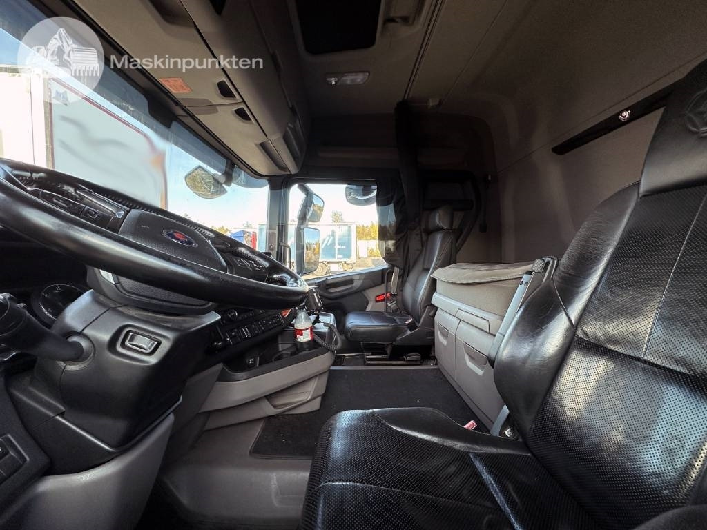 Φορτηγό κόφα Scania R 580: φωτογραφία 29 Φορτηγό κόφα Scania R 580: φωτογραφία 29