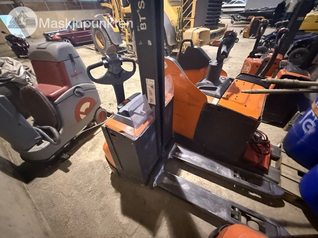 Toyota BT SWE 80 L - Ηλεκτροκίνητο περονοφόρο: φωτογραφία 4 Toyota BT SWE 80 L - Ηλεκτροκίνητο περονοφόρο: φωτογραφία 4