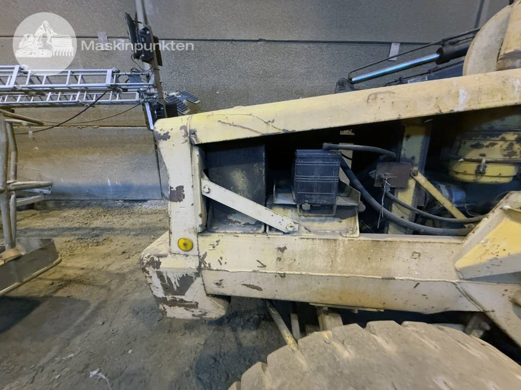 Ελαστιχοφόρος φορτωτής Volvo BM 620: φωτογραφία 18