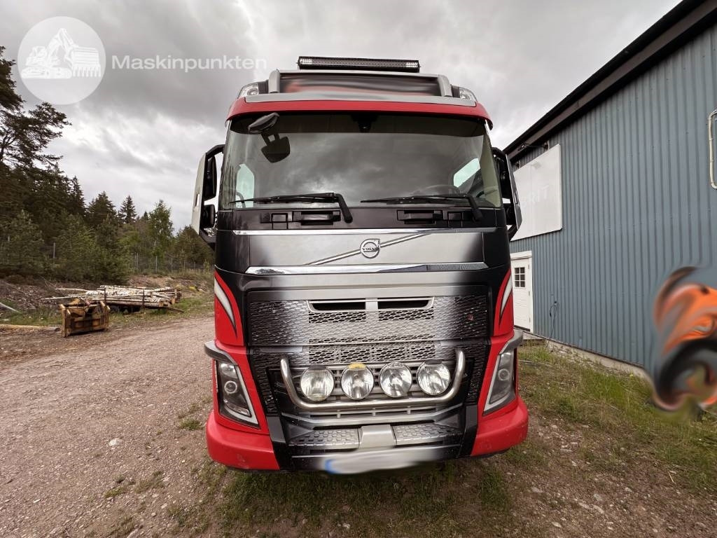 Volvo FH 16 750 - Φορτηγό ξυλείας: φωτογραφία 2 Volvo FH 16 750 - Φορτηγό ξυλείας: φωτογραφία 2