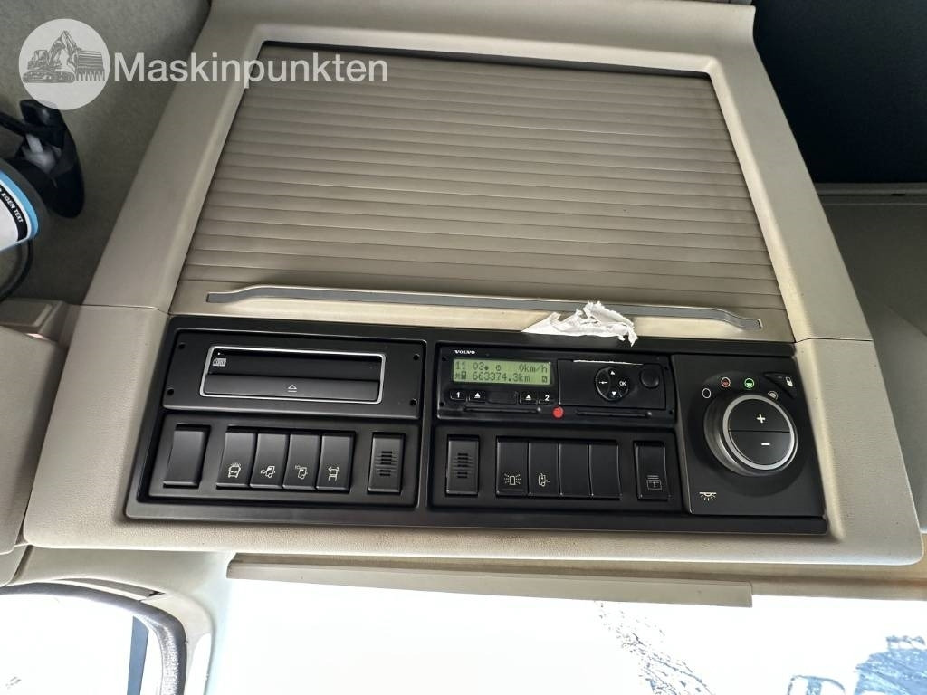 Φορτηγό φόρτωσης γάντζου Volvo FH 6*2: φωτογραφία 27 Φορτηγό φόρτωσης γάντζου Volvo FH 6*2: φωτογραφία 27